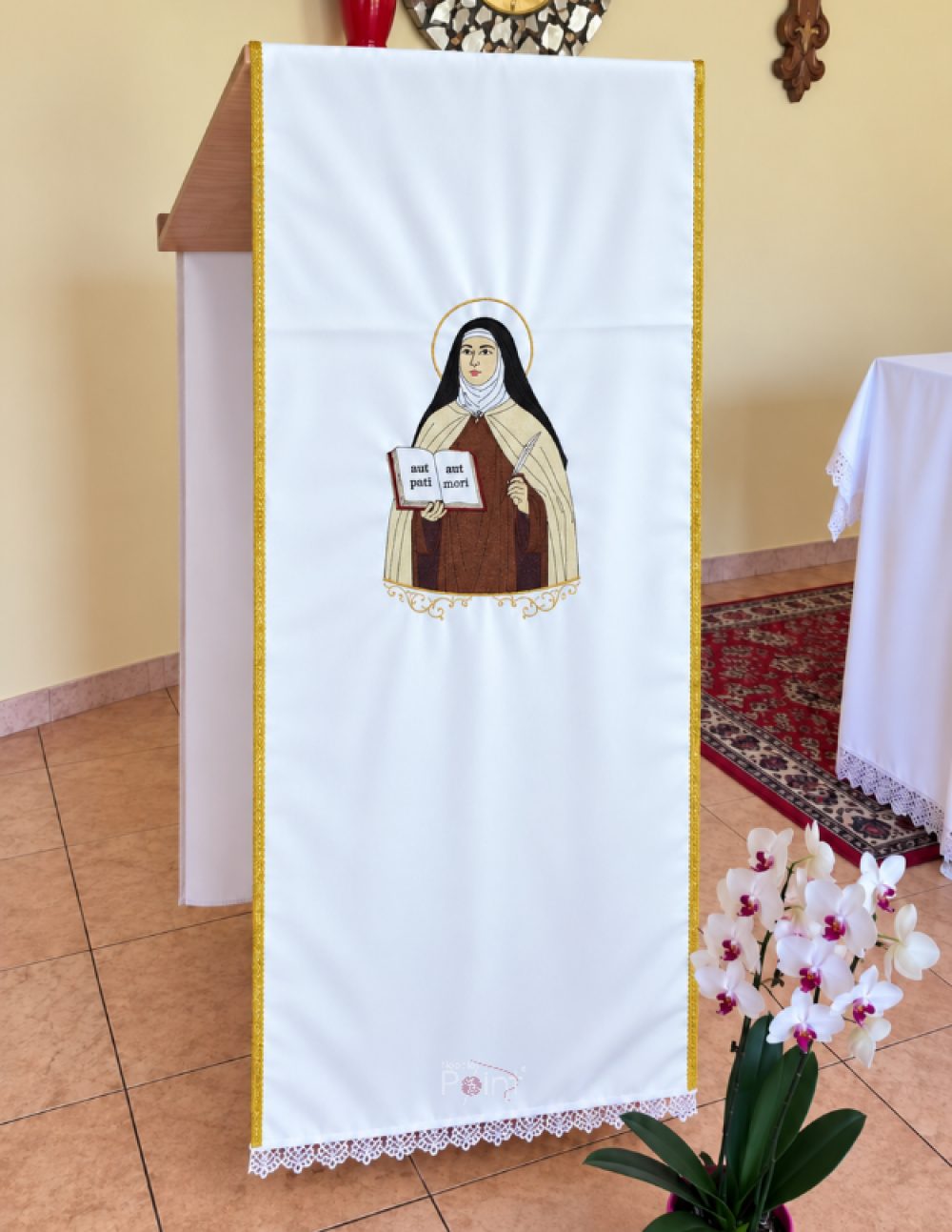 St. Teresa of Ávila White Lectern Fall | Liturgical Vestment