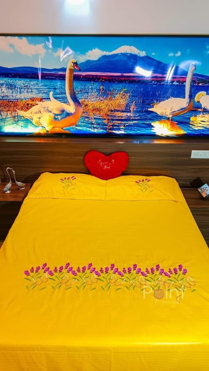 Bedsheet with beautiful embroidery 