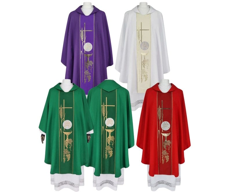 Chasuble with golden chalice embroidery 