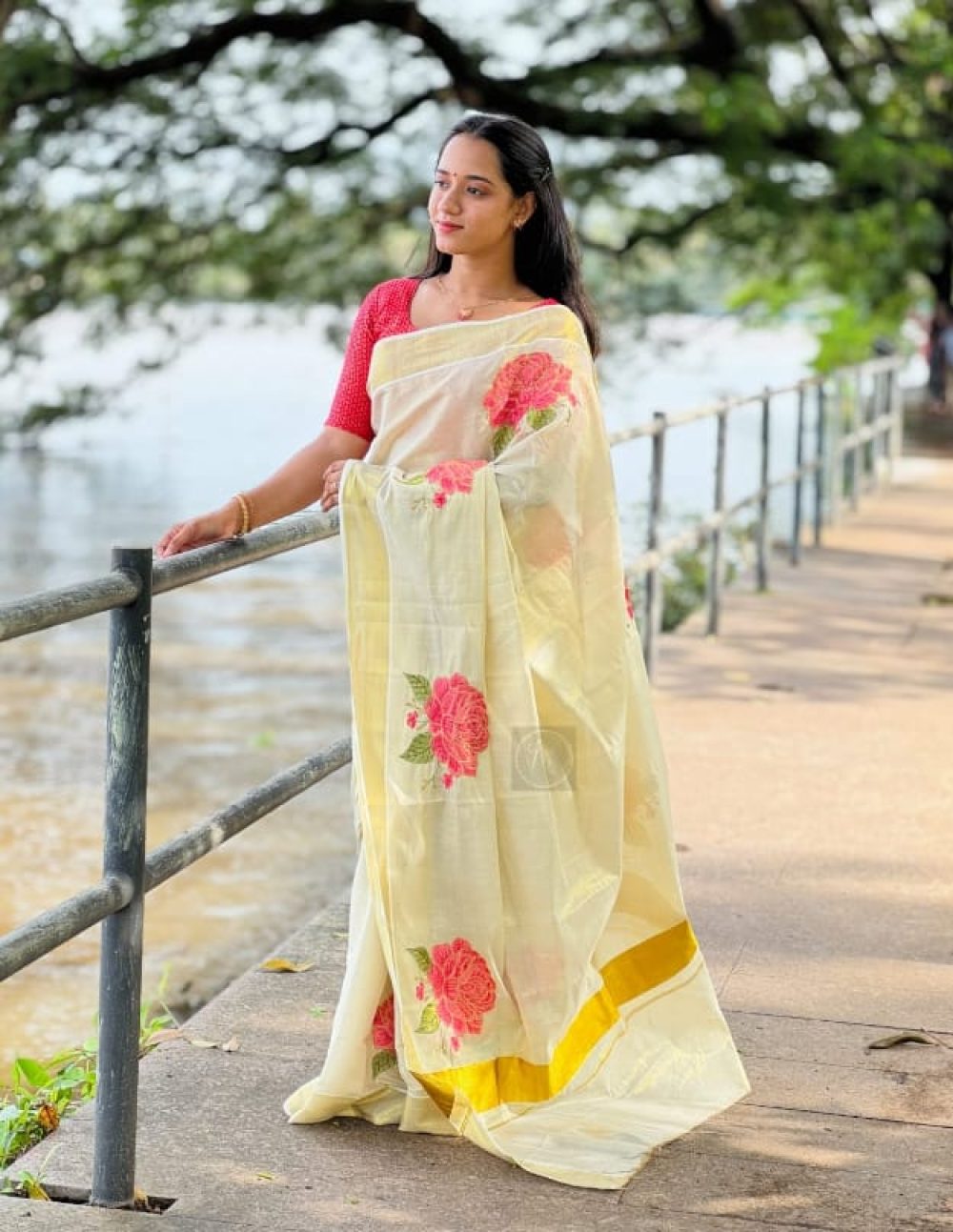 Ivory Kerala Cotton Saree with Pink Floral Embroidery 2