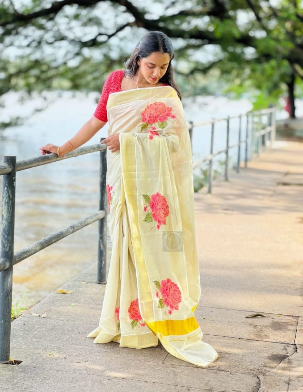 Ivory Kerala Cotton Saree with Pink Floral Embroidery 3