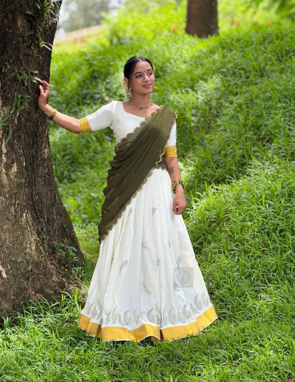 Ivory Cotton Dhavani Featuring Golden Botanical Embroidery 3