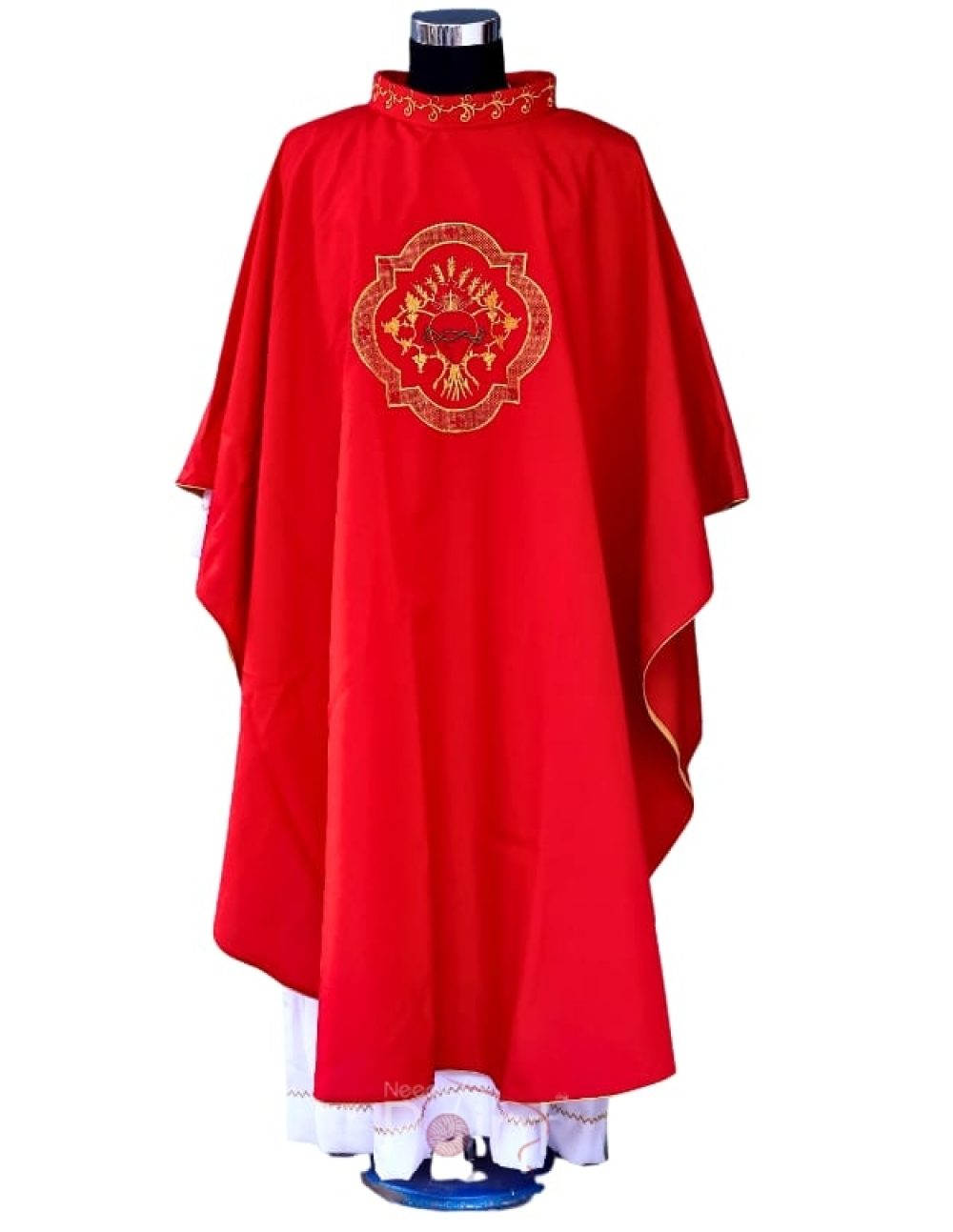 Red chasuble front view with Sacred Heart gold embroidery – Catholic clergy vestment for Pentecost – Needle Point India