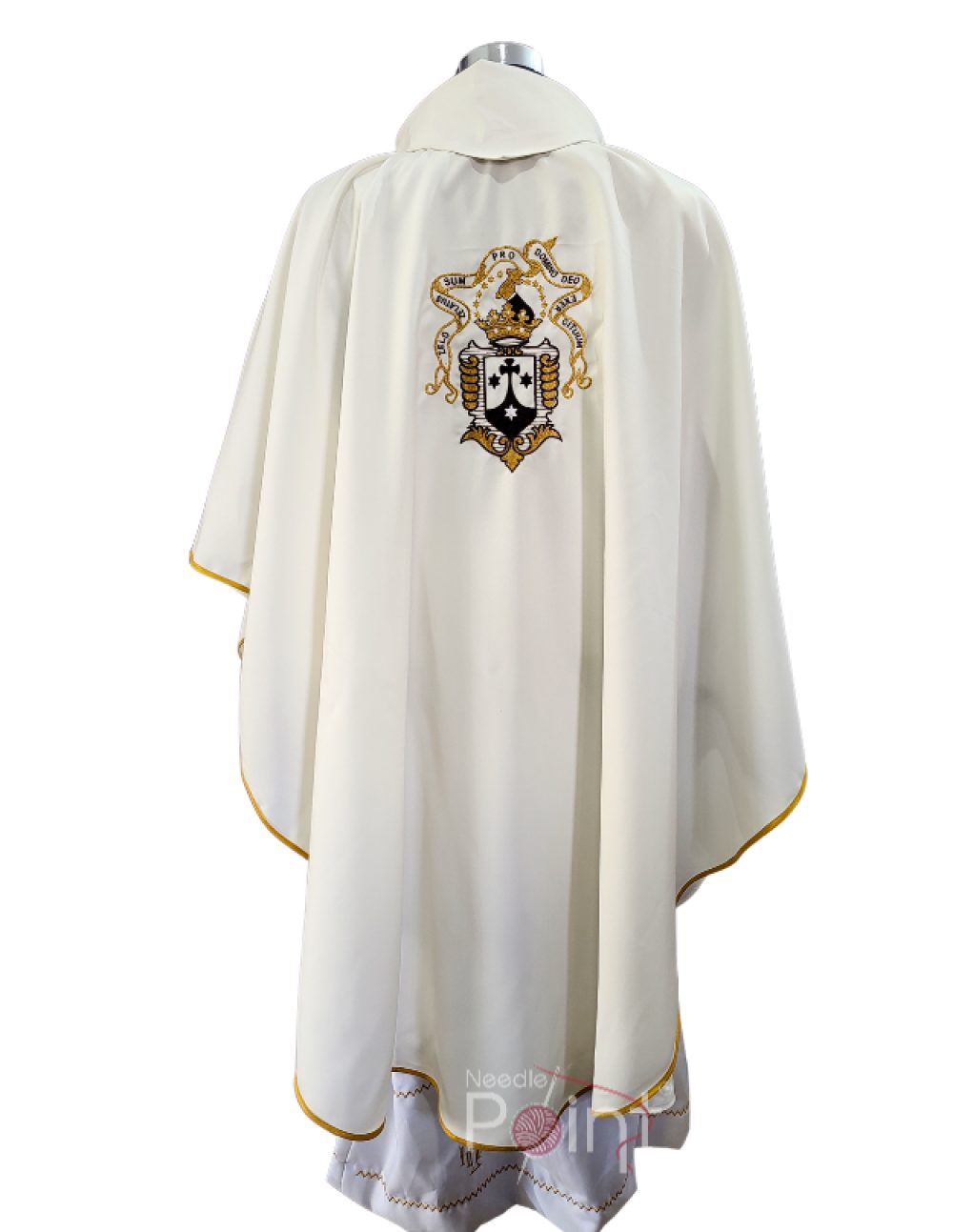 Back view of off-white chasuble with Carmelite emblem embroidery – Marian liturgical vestment India – Needle Point