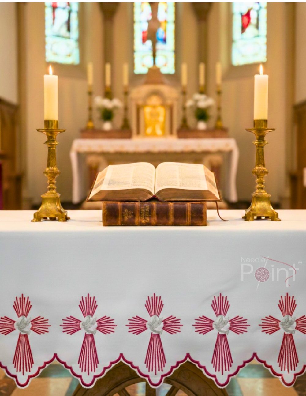 Red dove cross embroidery 2.5 meter altar table cloth on church altar — Needle Point India