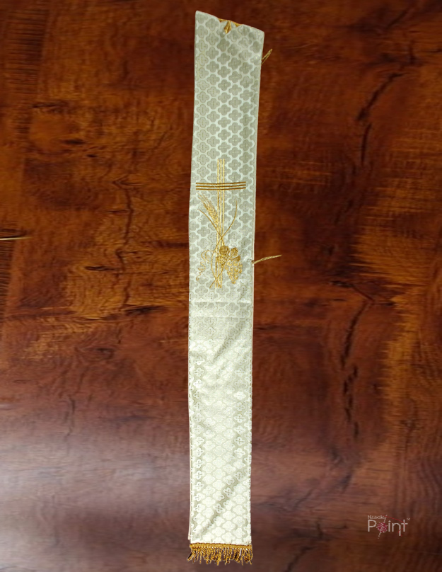 Golden Priest Stole with Wheat and Grapevine Eucharistic Embroidery | Single Panel View