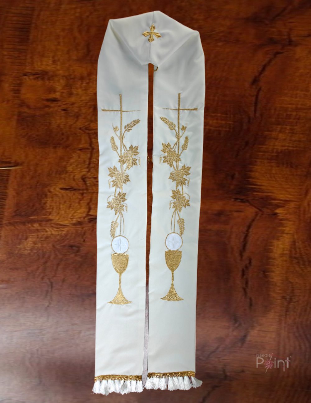 Cream Priest Stole with Gold Chalice, Cross, Wheat & Grapevine Embroidery  (2)